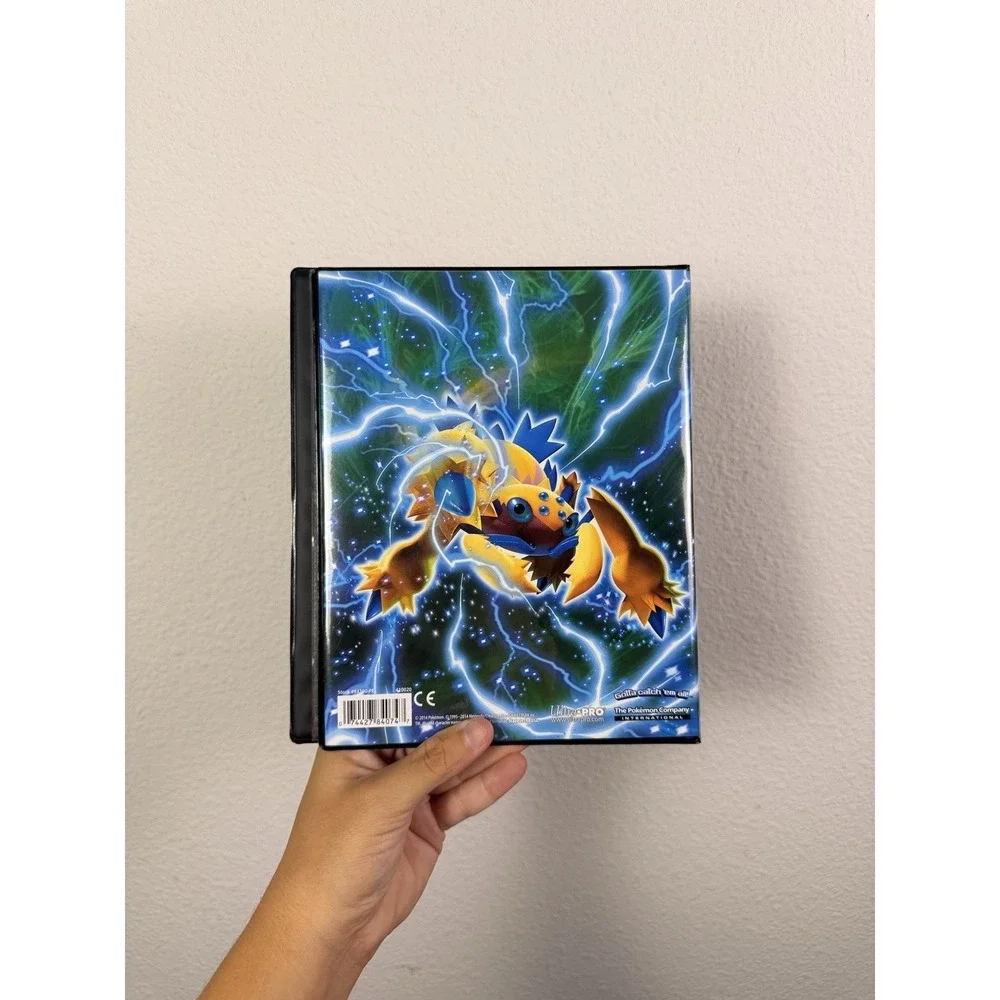 Pokemon XY Card 4-Pocket Binder Talonflame and Galvantula 2014